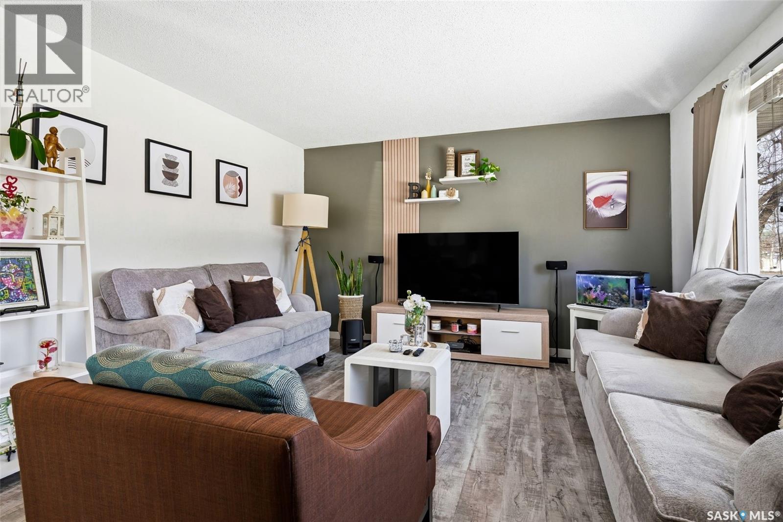 1022 Broder Street, Regina, Saskatchewan  S4N 3P7 - Photo 5 - SK030221