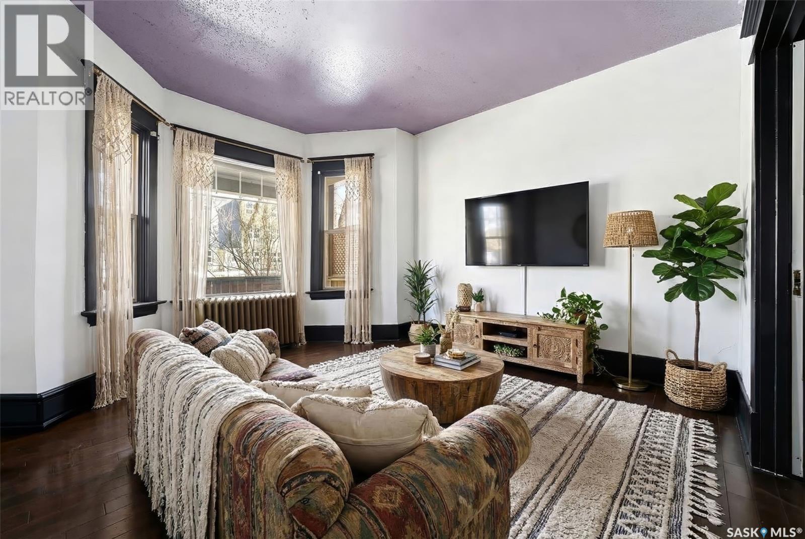 2026 Garnet Street, Regina, Saskatchewan  S4T 2Z6 - Photo 5 - SK030171