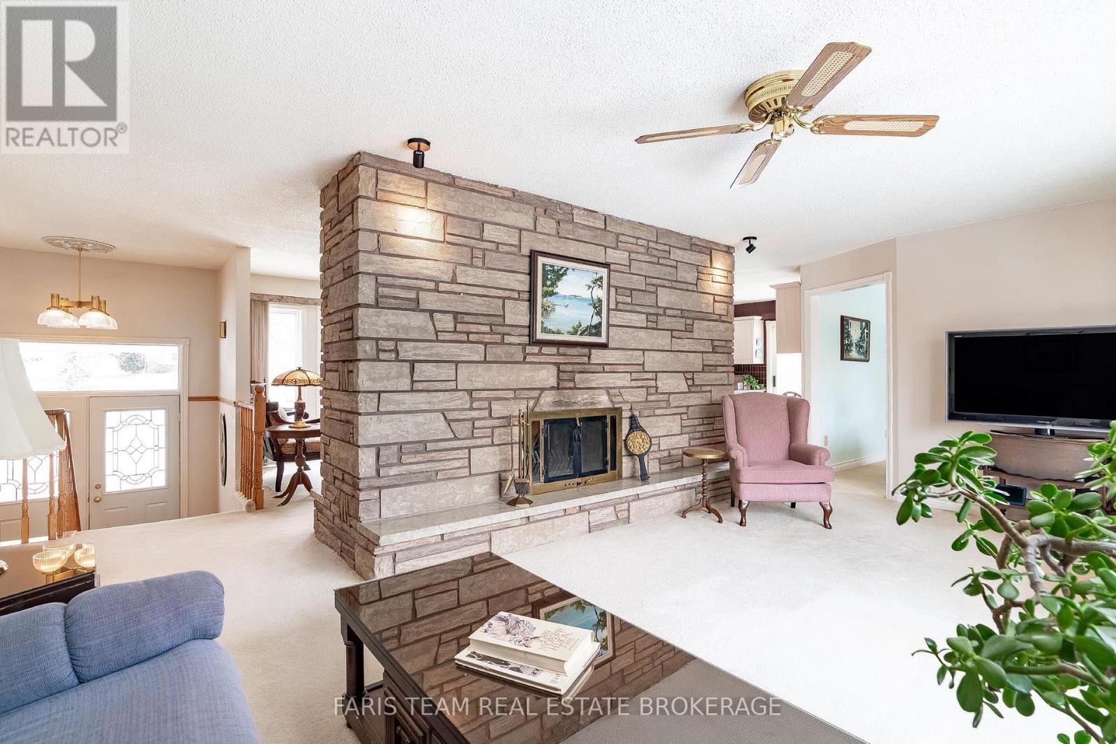 21 Pooles Road, Springwater (Midhurst), Ontario  L9X 0P5 - Photo 10 - S12874884