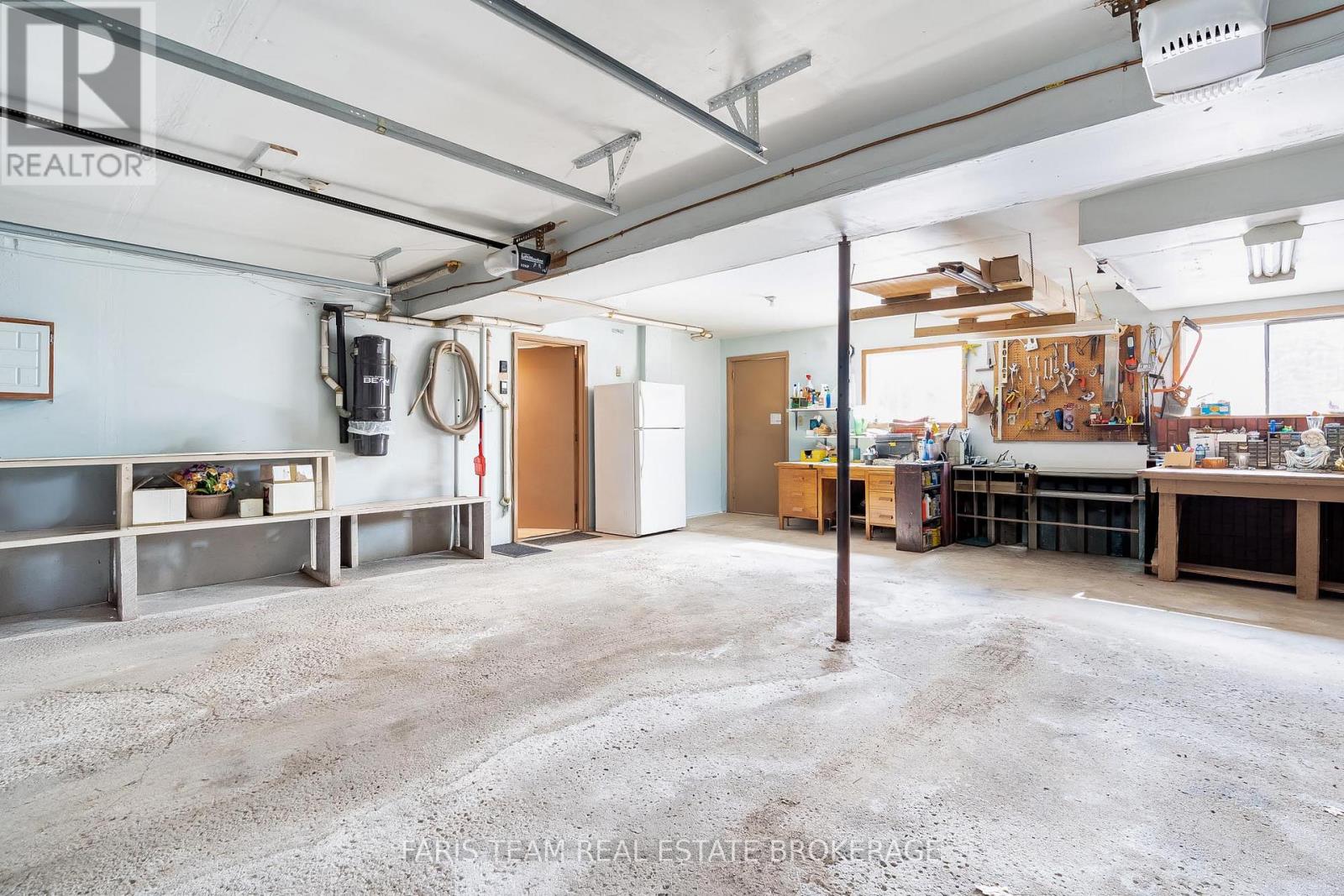 21 Pooles Road, Springwater (Midhurst), Ontario  L9X 0P5 - Photo 35 - S12874884