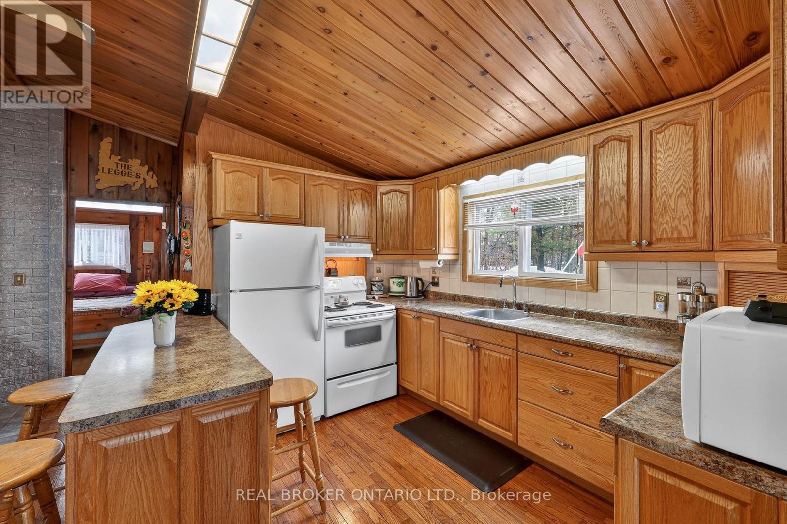 7862 Park Lane Crescent, Ramara, Ontario  L0K 2B0 - Photo 11 - S12874888