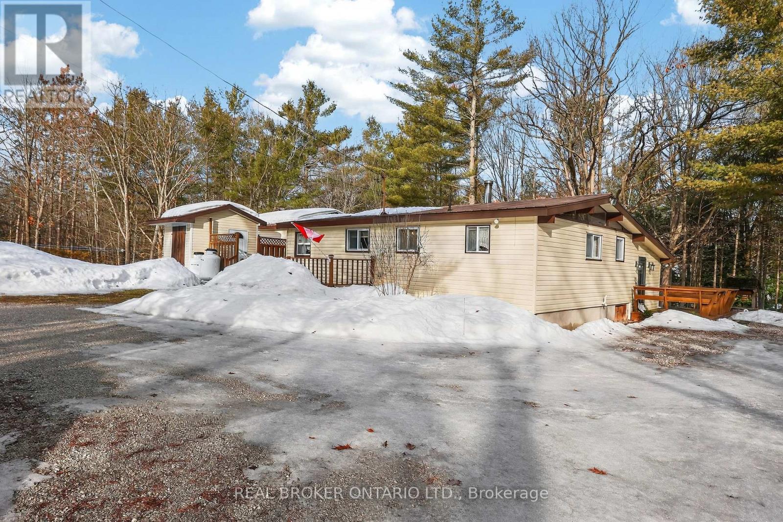 7862 Park Lane Crescent, Ramara, Ontario  L0K 2B0 - Photo 2 - S12874888