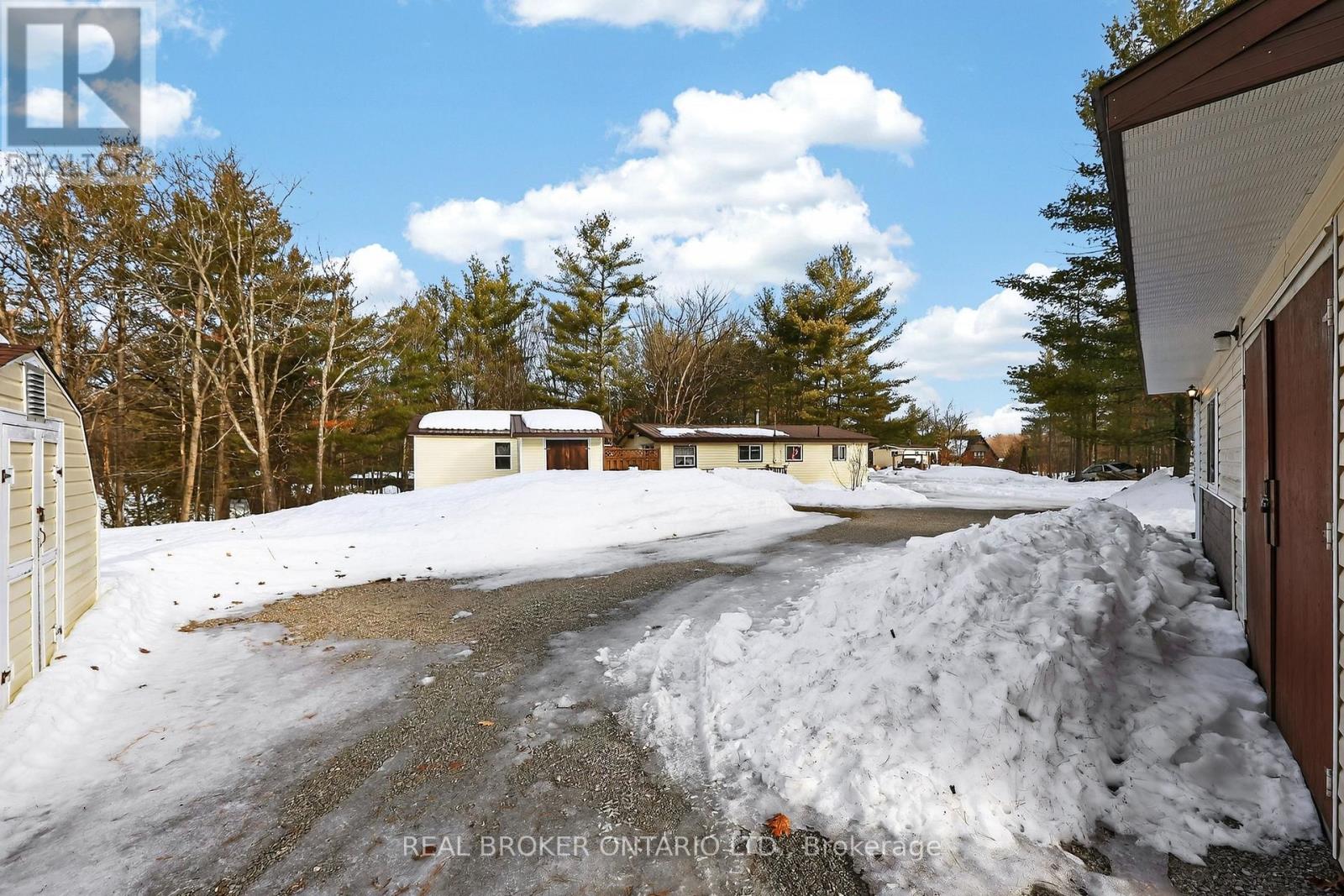 7862 Park Lane Crescent, Ramara, Ontario  L0K 2B0 - Photo 4 - S12874888