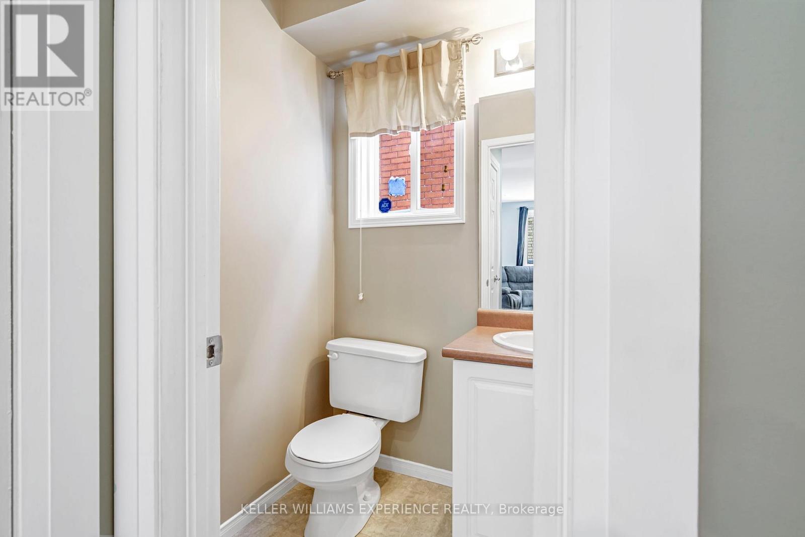 28 Coronation Parkway, Barrie (Innis-Shore), Ontario  L4M 7J8 - Photo 24 - S12875152