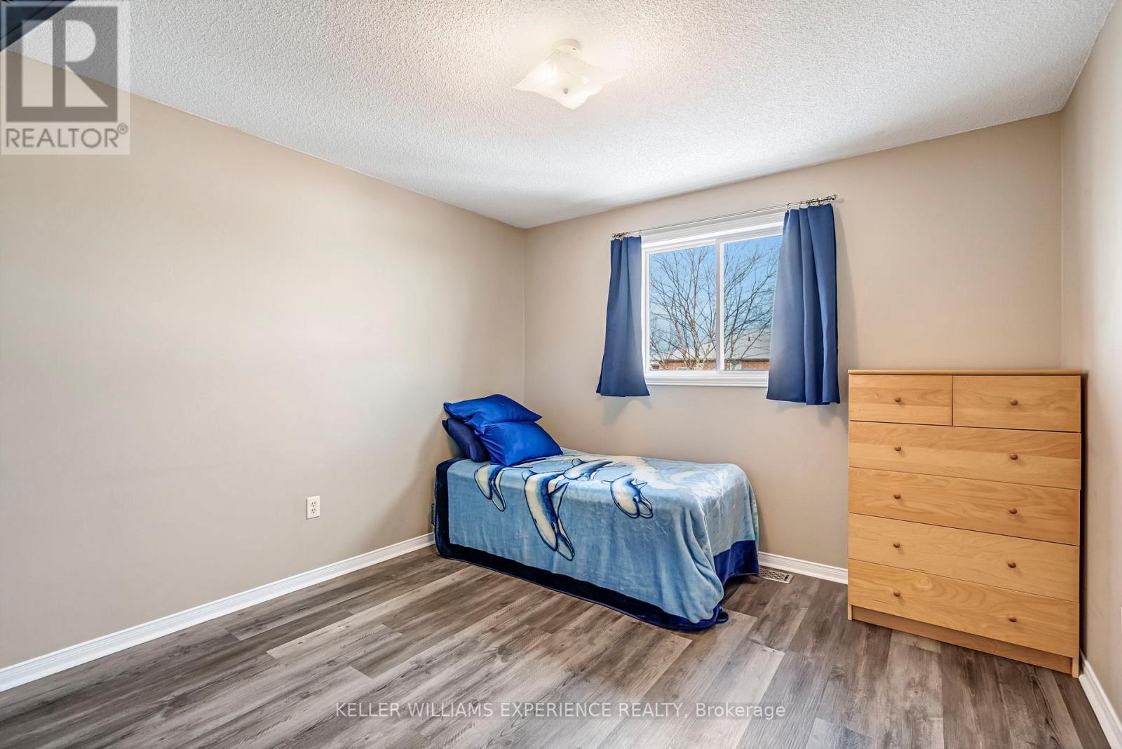 28 Coronation Parkway, Barrie (Innis-Shore), Ontario  L4M 7J8 - Photo 25 - S12875152