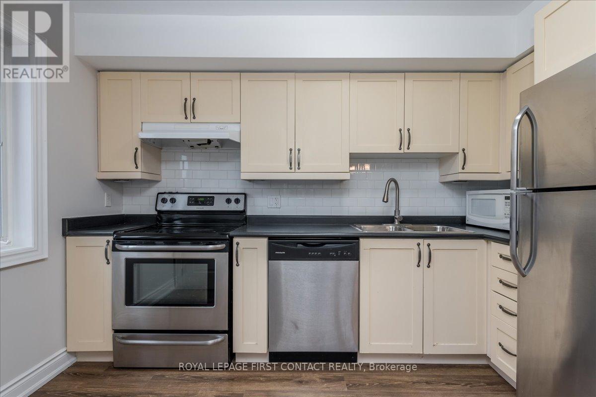 4 - 35 Madelaine Drive, Barrie (Painswick South), Ontario  L9J 0G8 - Photo 9 - S12875178