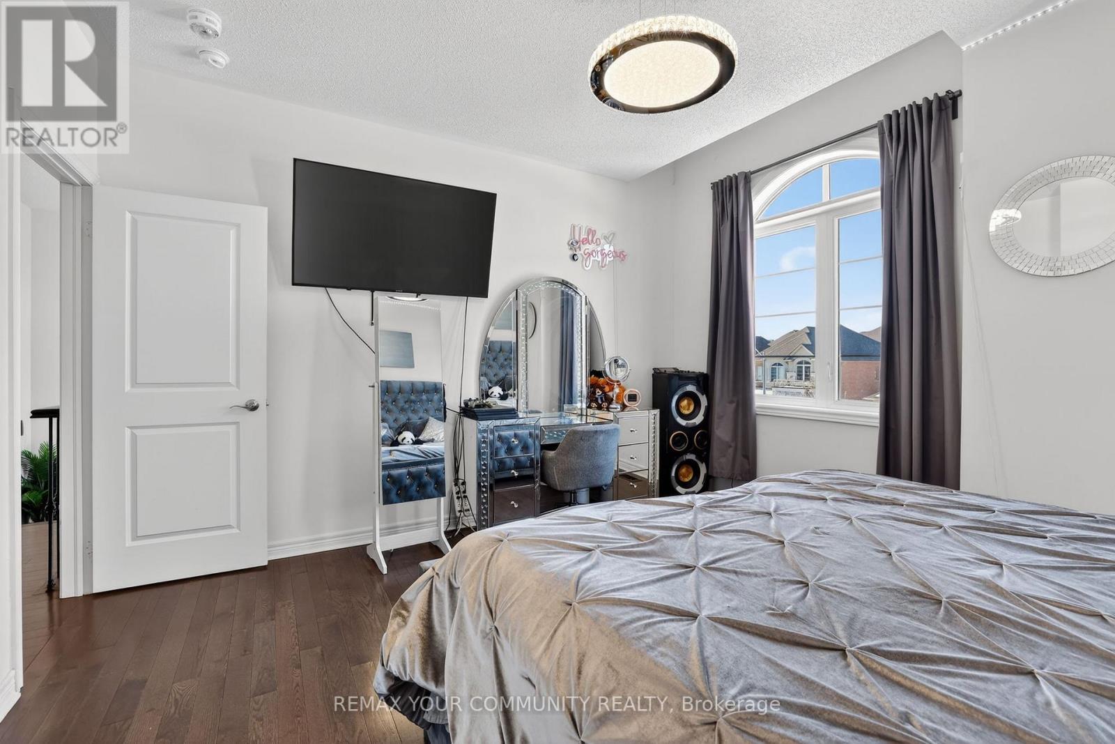 31 Tay Boulevard, Bradford West Gwillimbury, Ontario  L3Z 0W5 - Photo 18 - N12853588