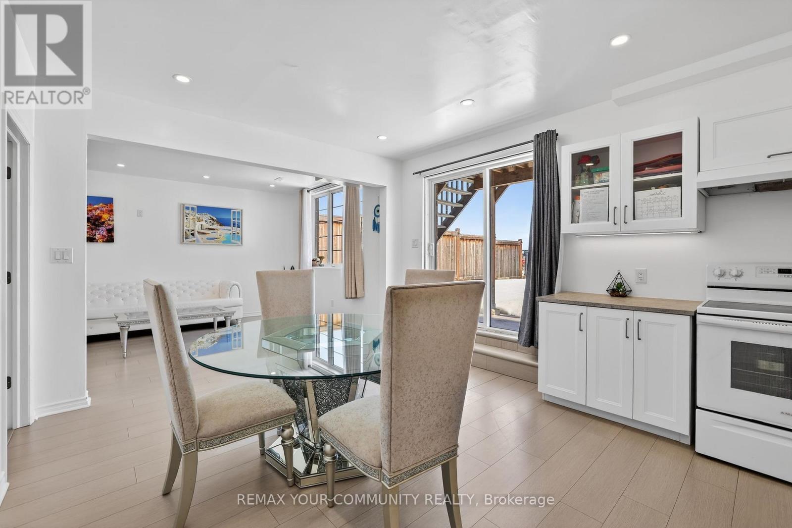 31 Tay Boulevard, Bradford West Gwillimbury, Ontario  L3Z 0W5 - Photo 28 - N12853588