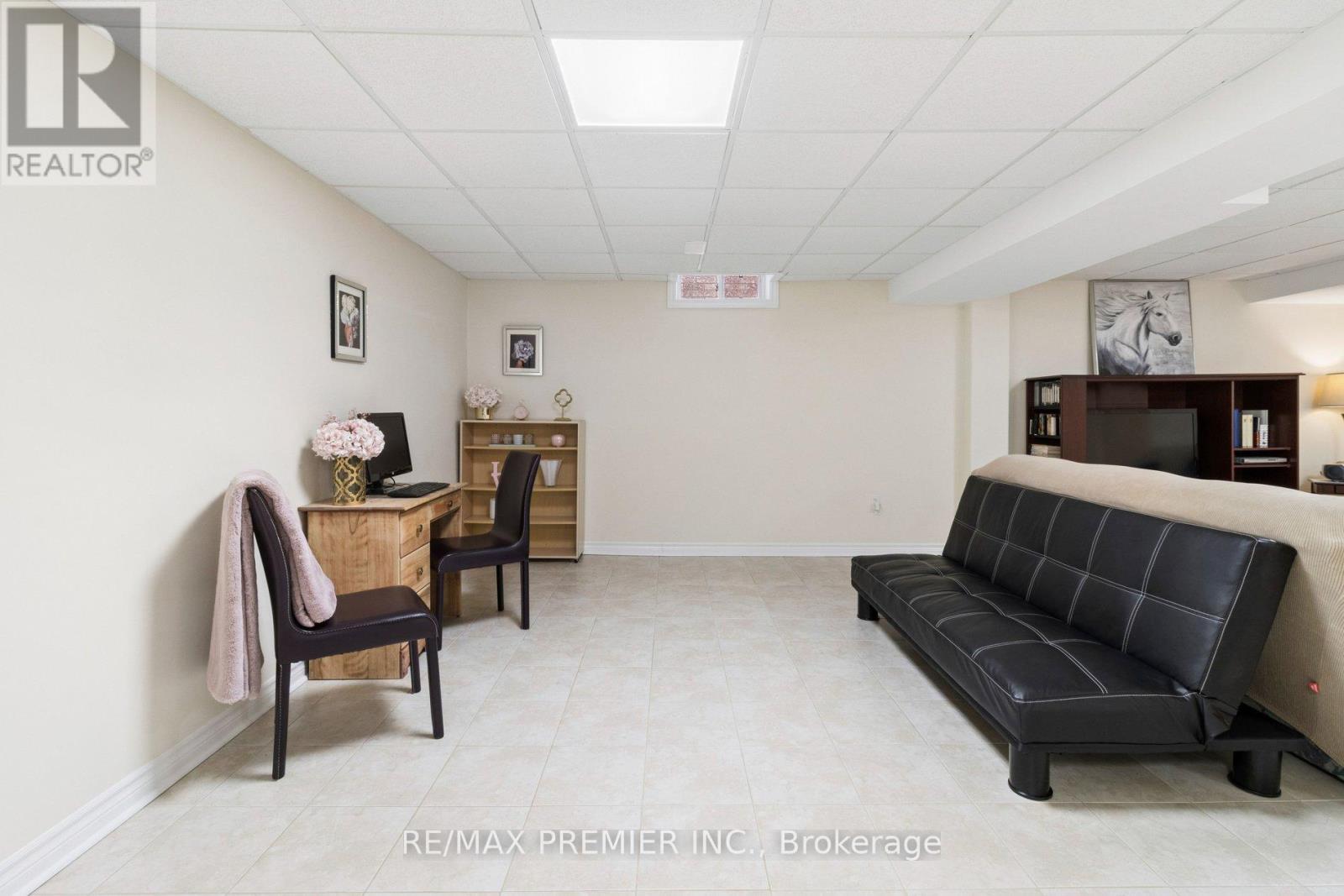 11 Eakins Drive E, Aurora, Ontario  L4G 0G7 - Photo 21 - N12863560