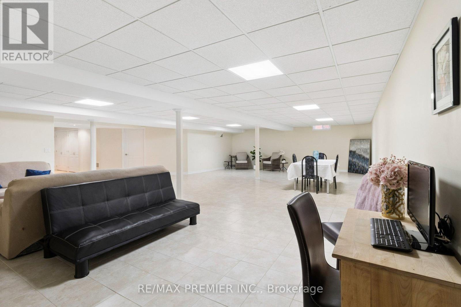 11 Eakins Drive E, Aurora, Ontario  L4G 0G7 - Photo 22 - N12863560