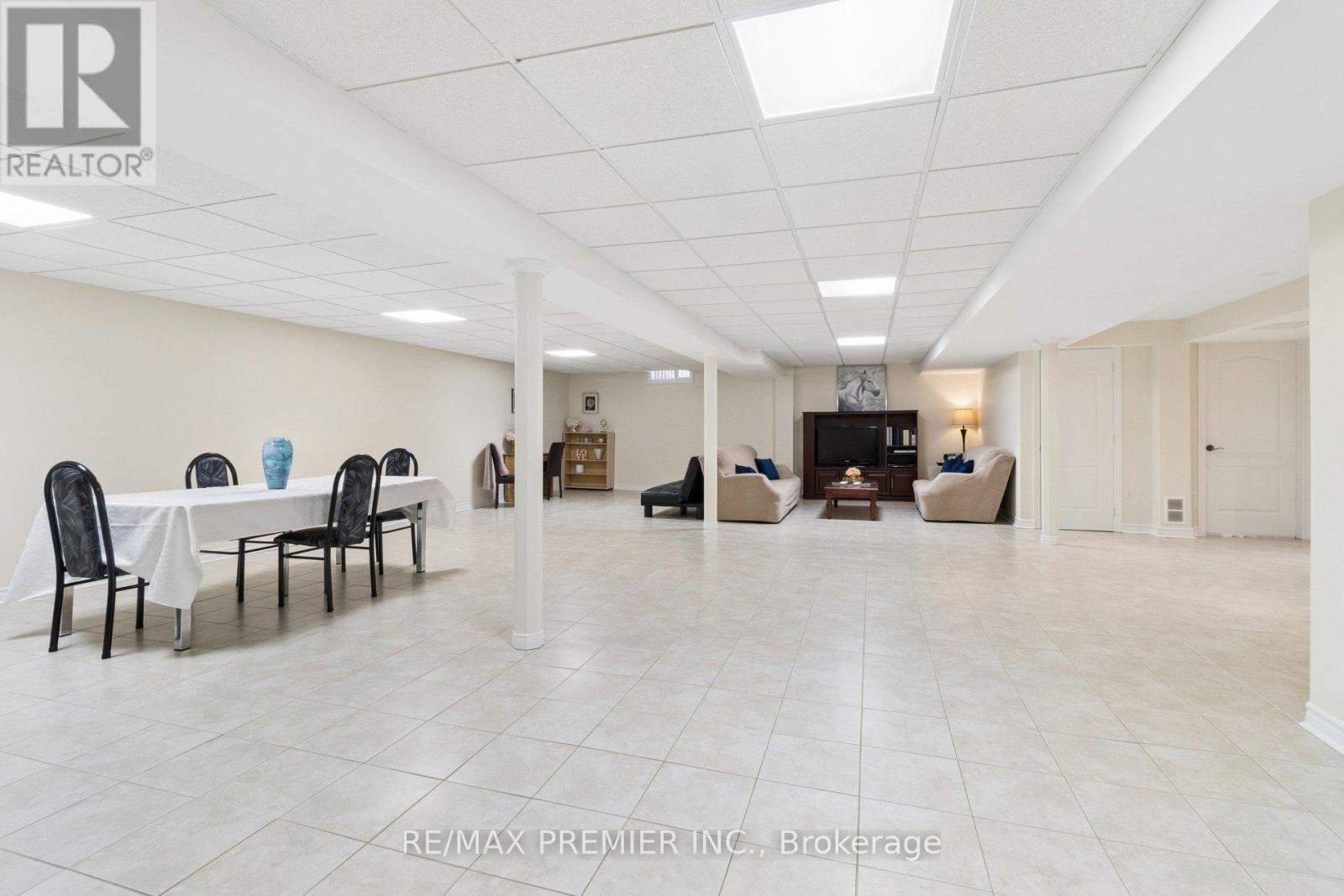 11 Eakins Drive E, Aurora, Ontario  L4G 0G7 - Photo 23 - N12863560