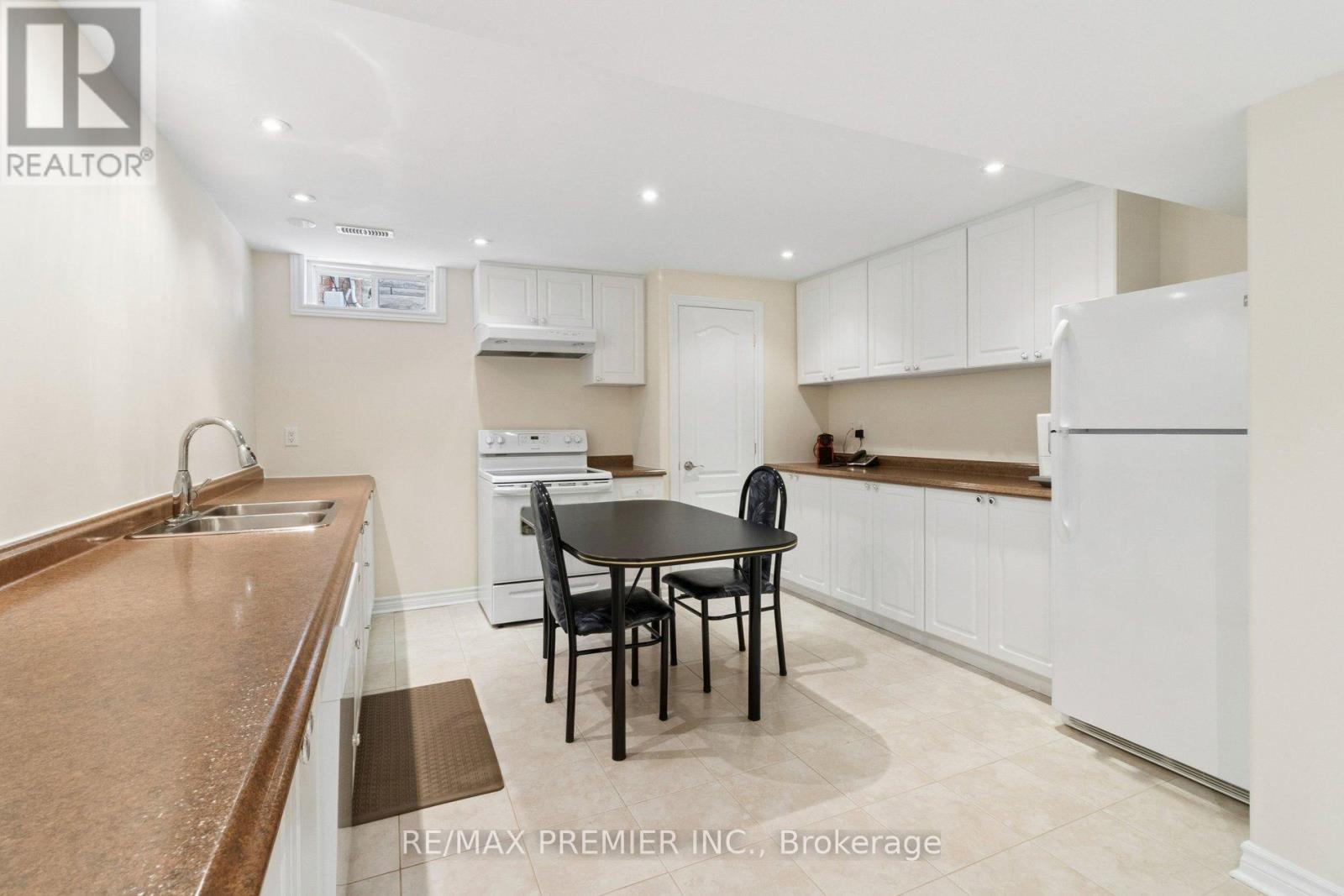 11 Eakins Drive E, Aurora, Ontario  L4G 0G7 - Photo 26 - N12863560