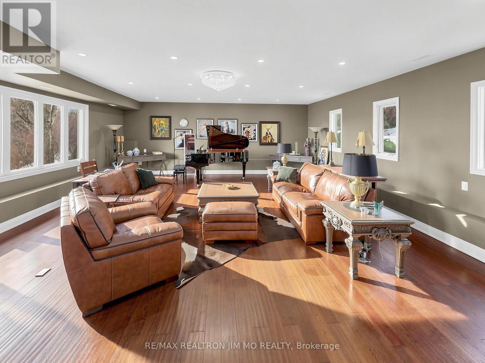 1785 Davis Drive W, King, Ontario  L3Y 4V9 - Photo 19 - N12869374