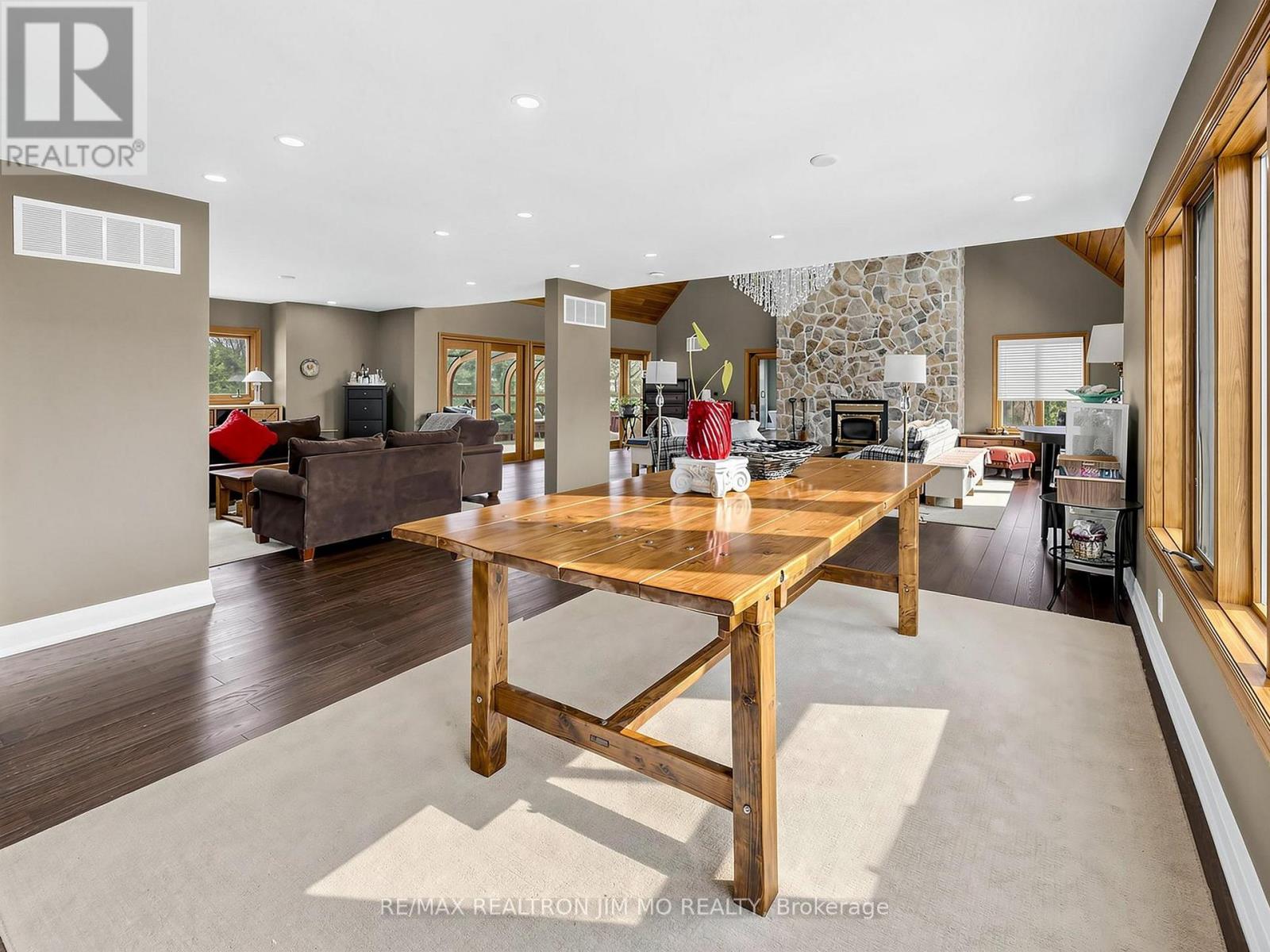 1785 Davis Drive W, King, Ontario  L3Y 4V9 - Photo 25 - N12869374