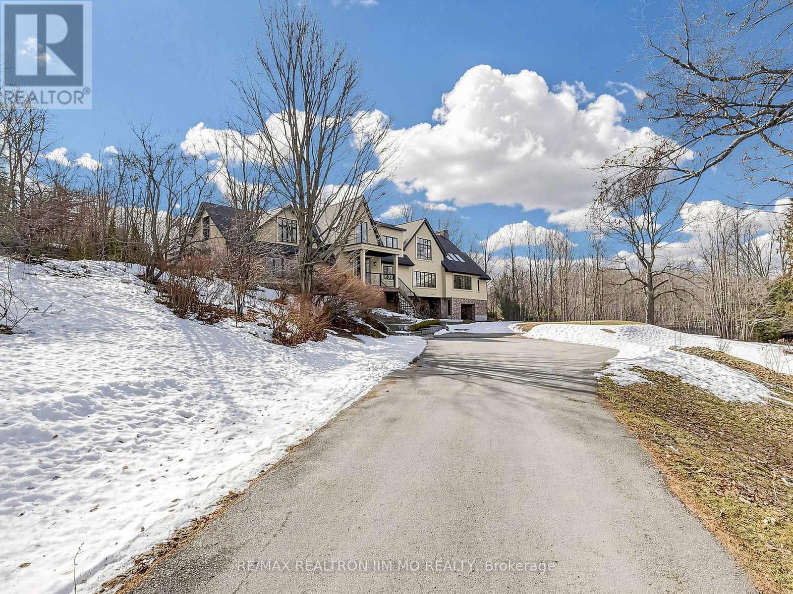 1785 Davis Drive W, King, Ontario  L3Y 4V9 - Photo 5 - N12869374