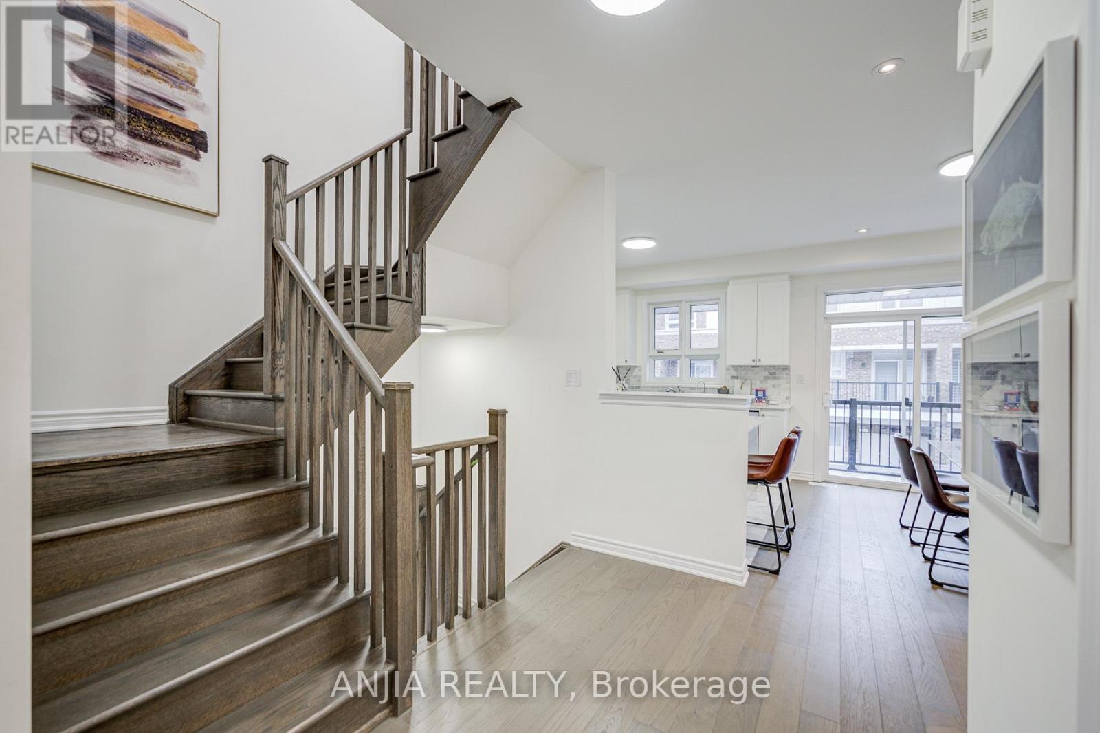 82 Chicago Lane, Markham, Ontario  L6E 2B9 - Photo 11 - N12870372