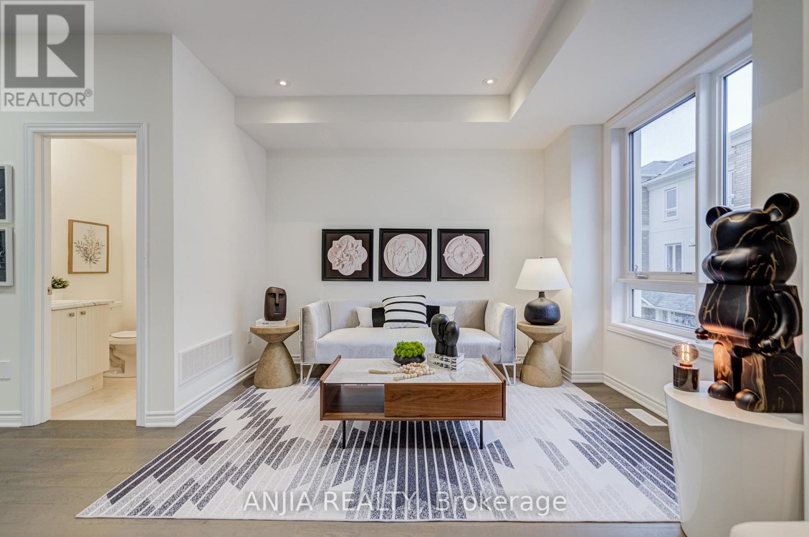 82 Chicago Lane, Markham, Ontario  L6E 2B9 - Photo 15 - N12870372