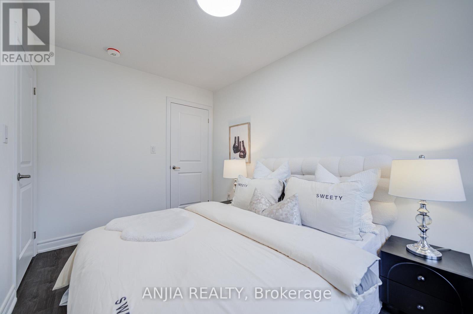 82 Chicago Lane, Markham, Ontario  L6E 2B9 - Photo 35 - N12870372