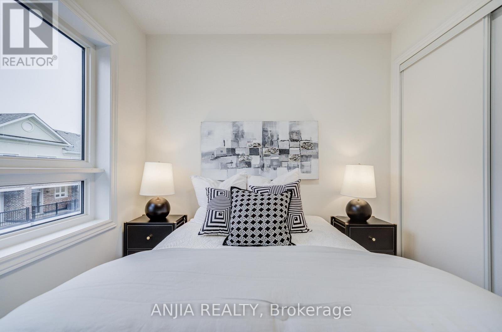 82 Chicago Lane, Markham, Ontario  L6E 2B9 - Photo 37 - N12870372