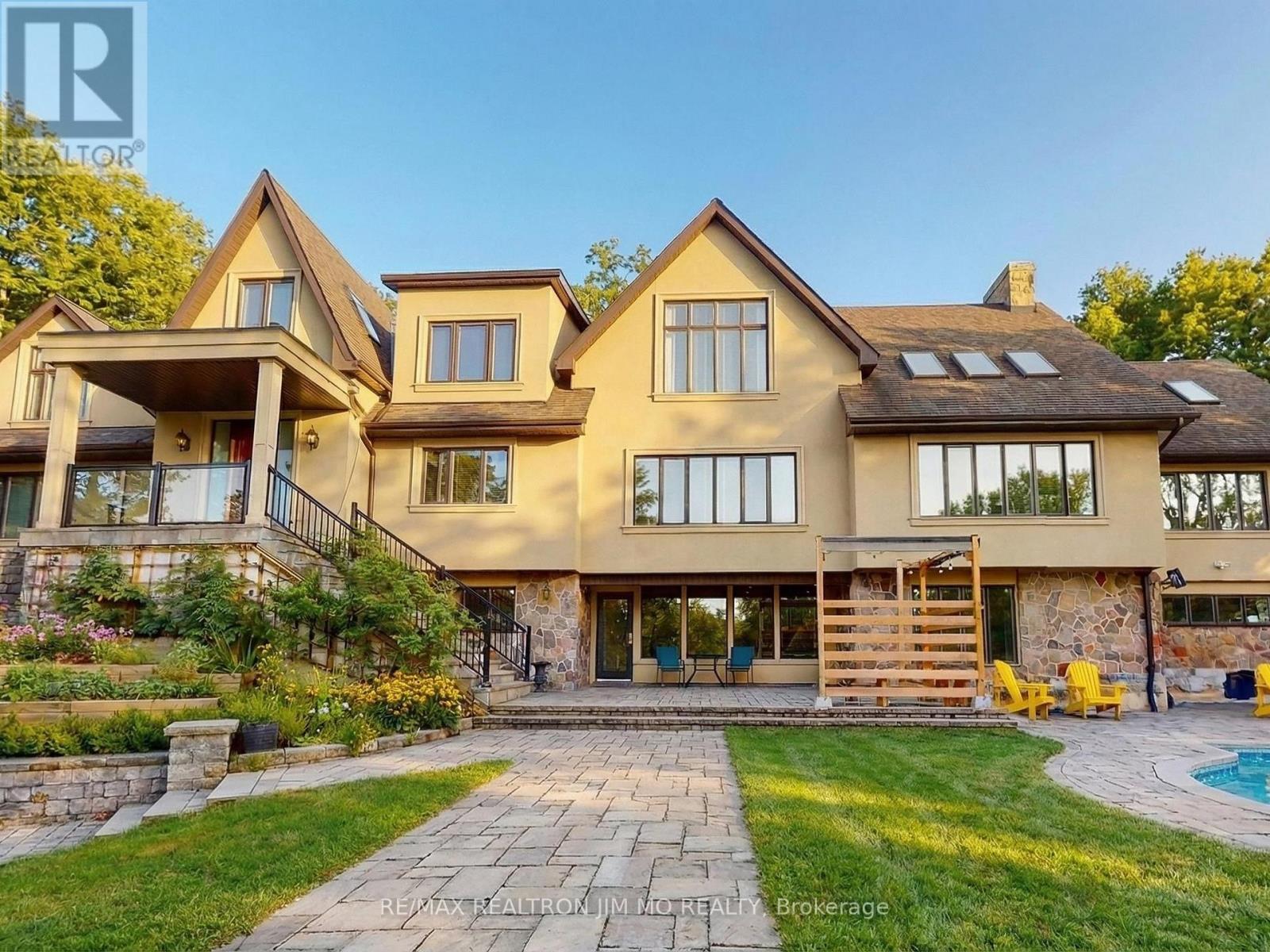 1785 Davis Drive W, King, Ontario  L3Y 4V9 - Photo 9 - N12869374