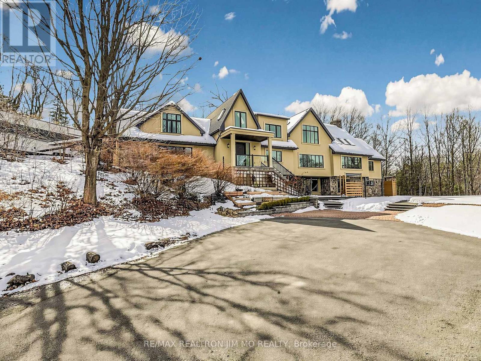 1785 Davis Drive W, King, Ontario  L3Y 4V9 - Photo 6 - N12869374