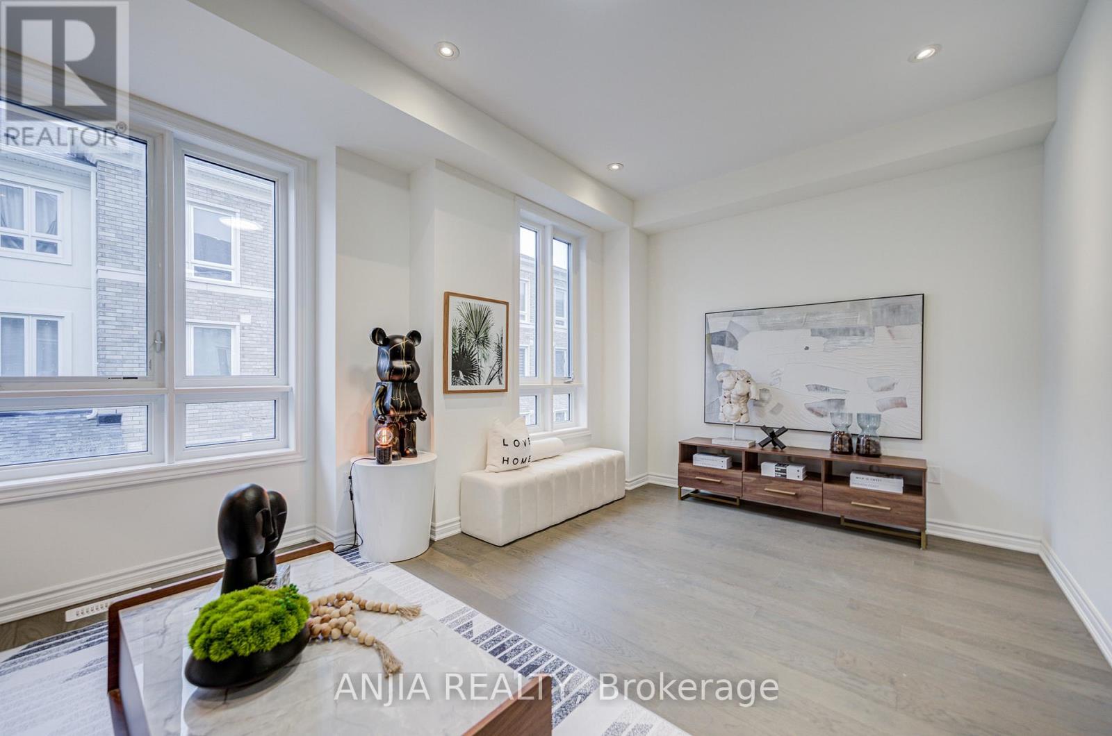 82 Chicago Lane, Markham, Ontario  L6E 2B9 - Photo 16 - N12870372