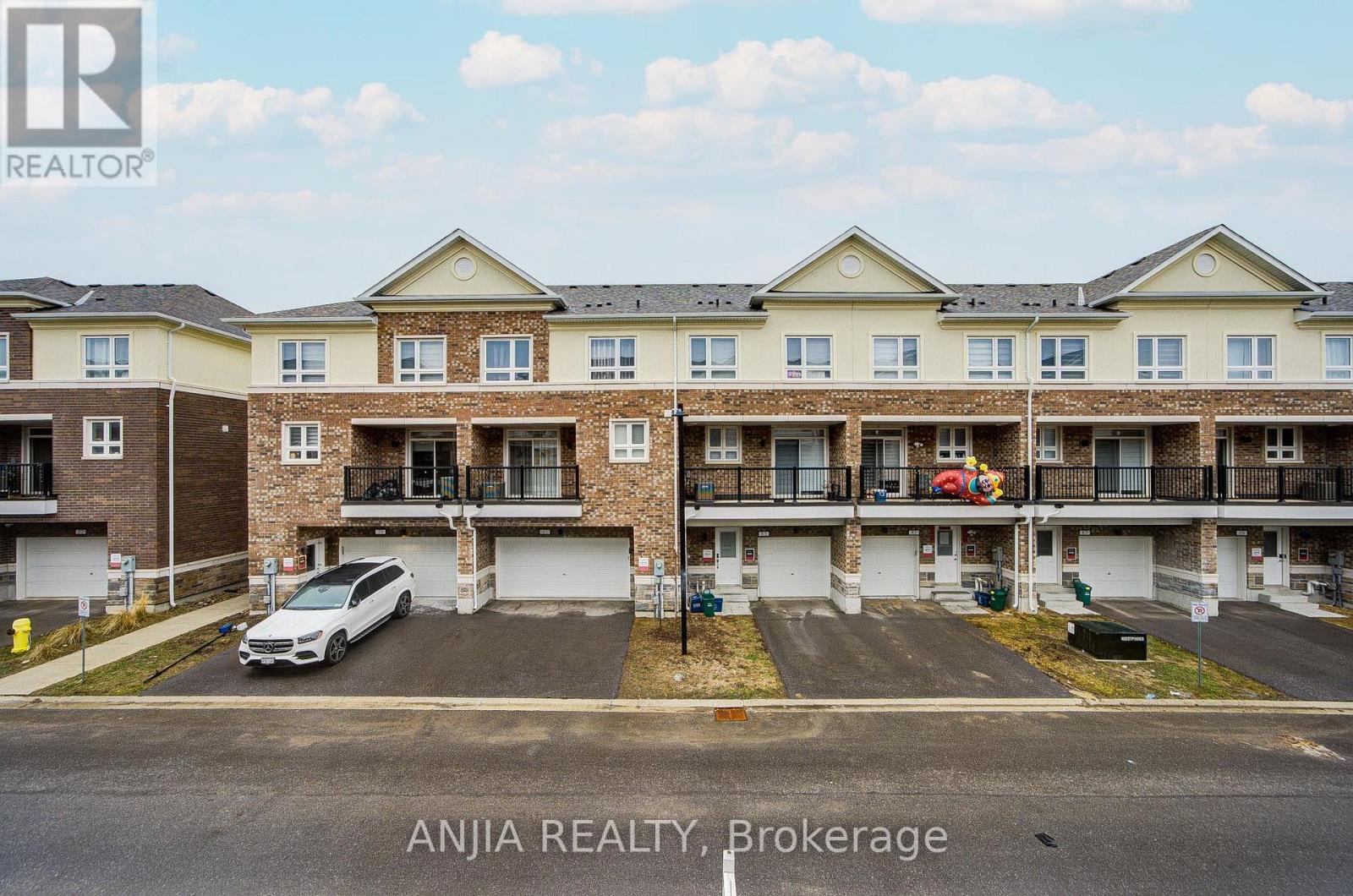 82 Chicago Lane, Markham, Ontario  L6E 2B9 - Photo 27 - N12870372