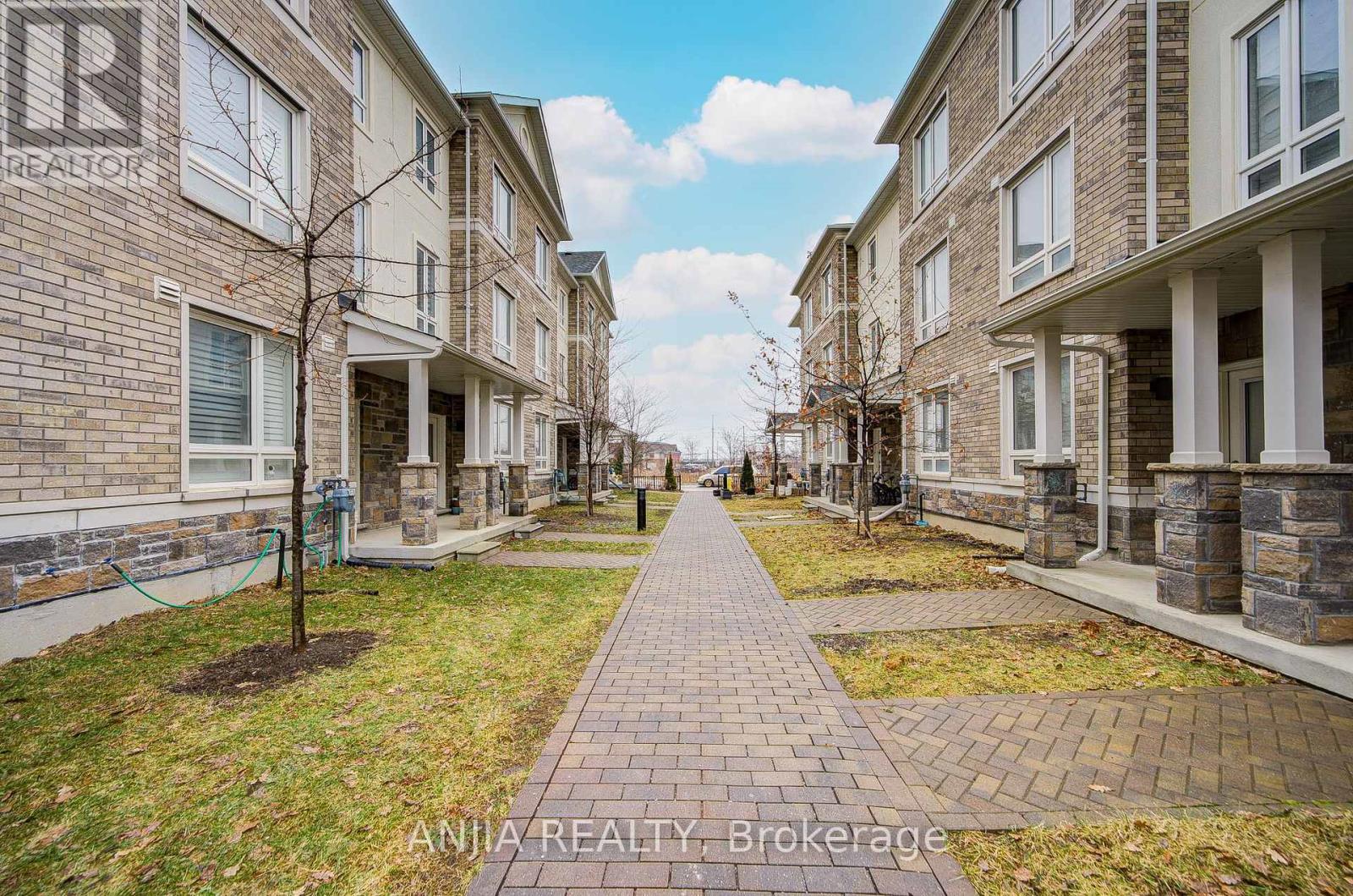 82 Chicago Lane, Markham, Ontario  L6E 2B9 - Photo 45 - N12870372