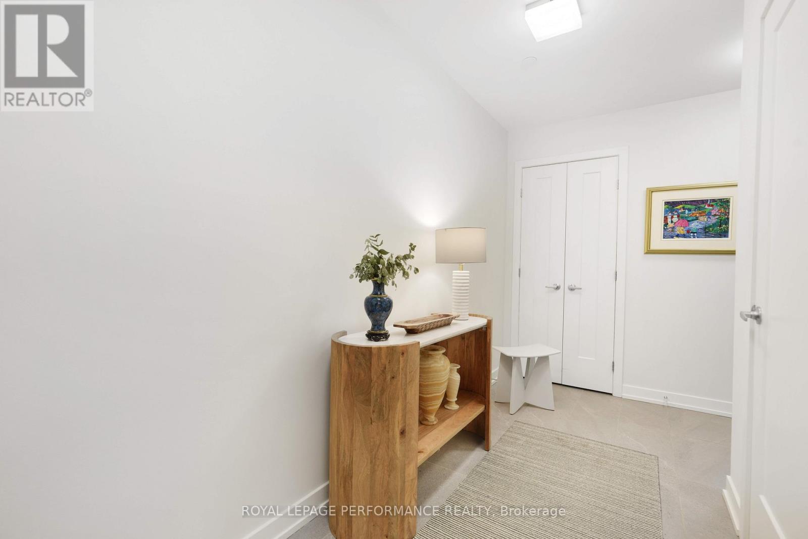 301 - 570 De Mazenod Avenue, Ottawa, Ontario  K1S 5X2 - Photo 5 - X12826904