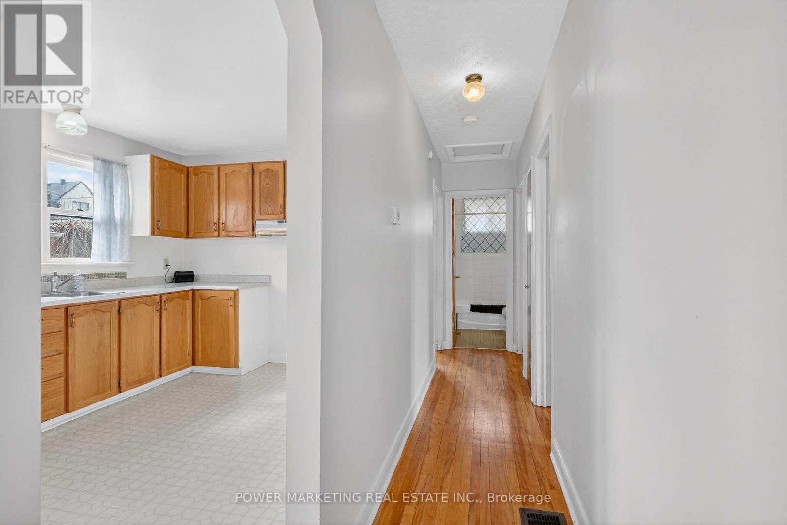 944 Eve Street, Ottawa, Ontario  K1K 3R4 - Photo 20 - X12871240