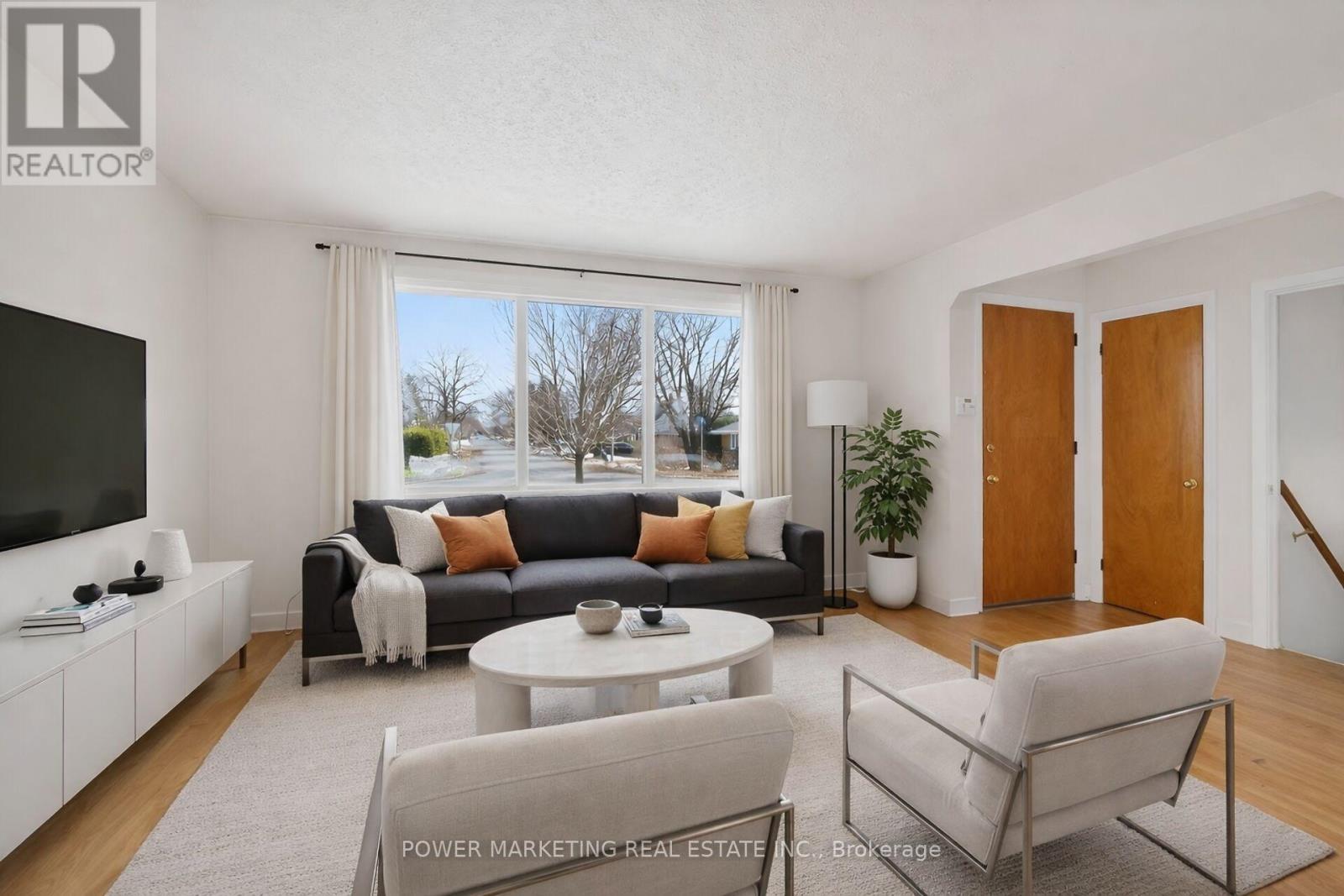 944 Eve Street, Ottawa, Ontario  K1K 3R4 - Photo 6 - X12871240