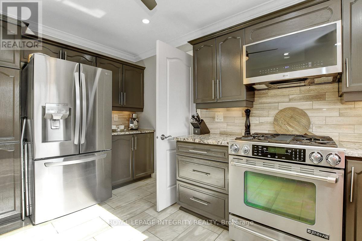 4 Heritage Grove Crescent, Ottawa, Ontario  K2S 1R2 - Photo 15 - X12873560