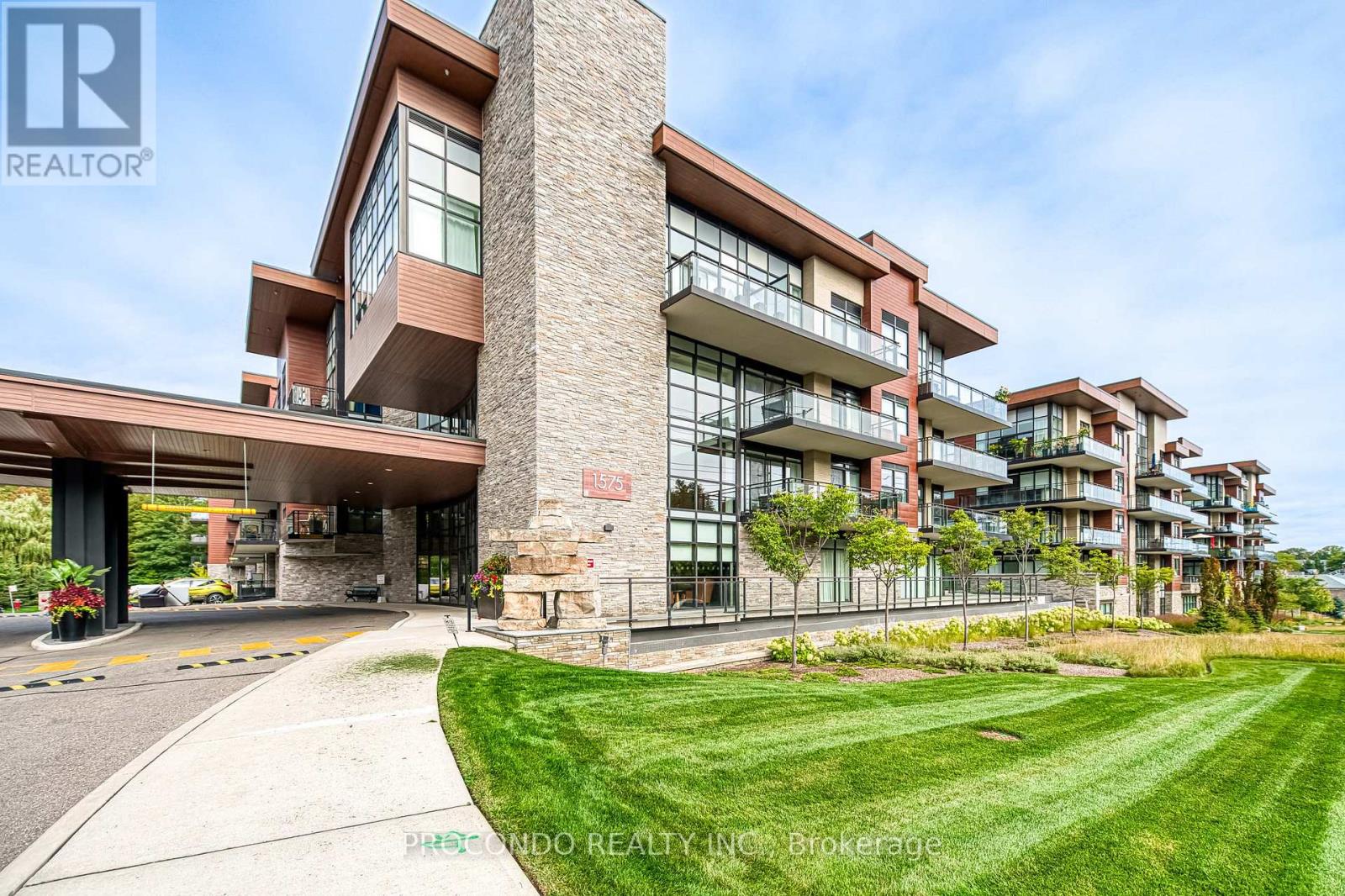 350 - 1575 Lakeshore Road W, Mississauga, Ontario  L5J 0B1 - Photo 2 - W12874818