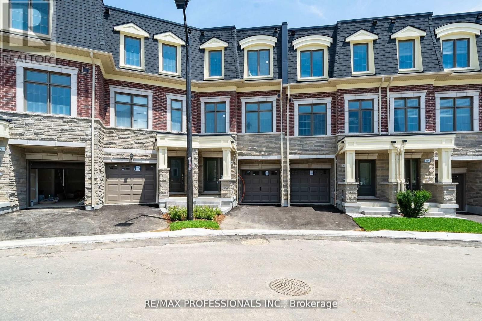 100 SALINA STREET, Mississauga, Ontario