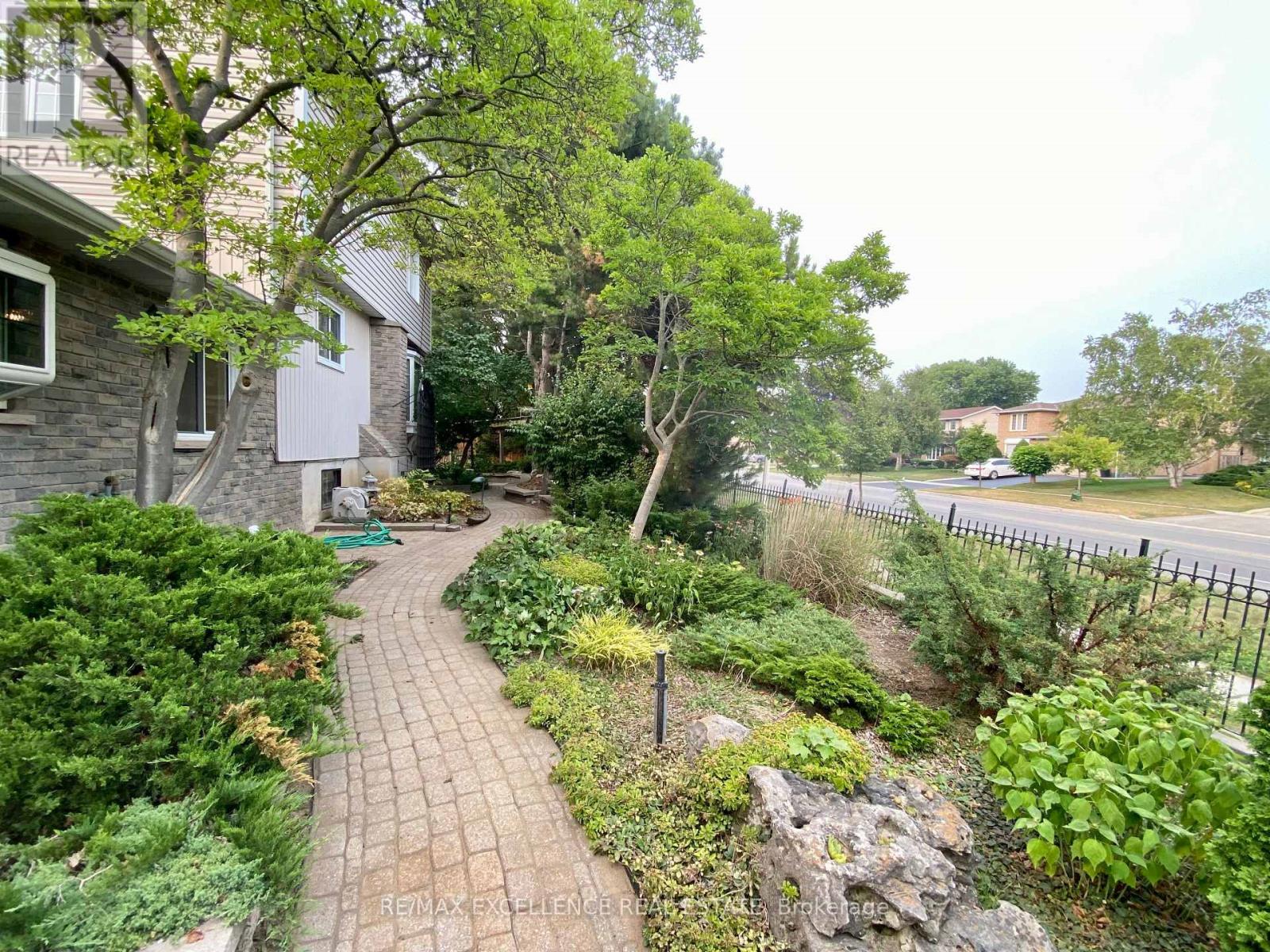 485 Gowland Crescent, Milton, Ontario  L9T 4G6 - Photo 37 - W12874906