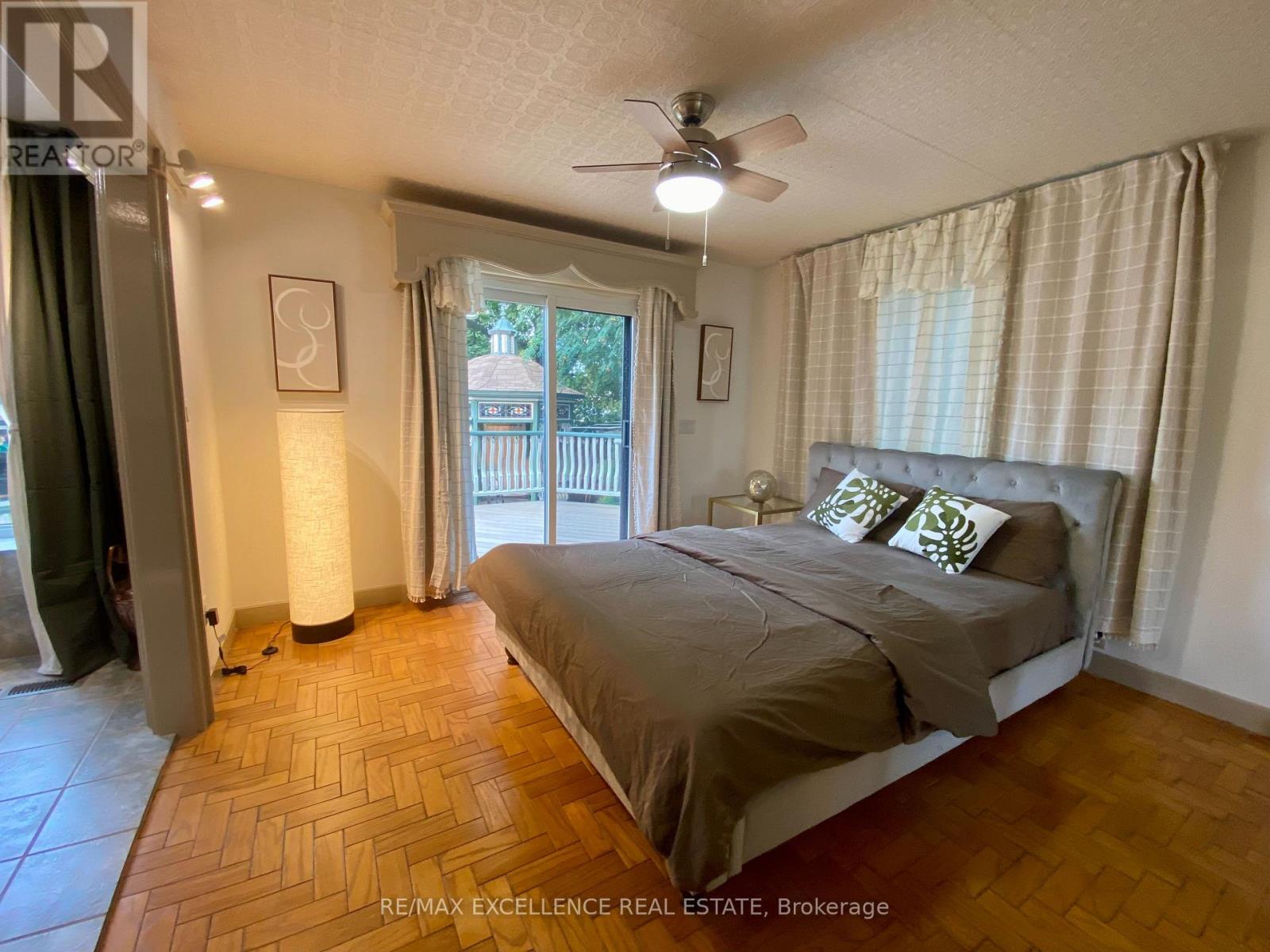 485 Gowland Crescent, Milton, Ontario  L9T 4G6 - Photo 6 - W12874906