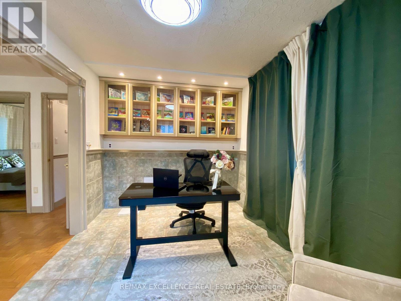 485 Gowland Crescent, Milton, Ontario  L9T 4G6 - Photo 8 - W12874906