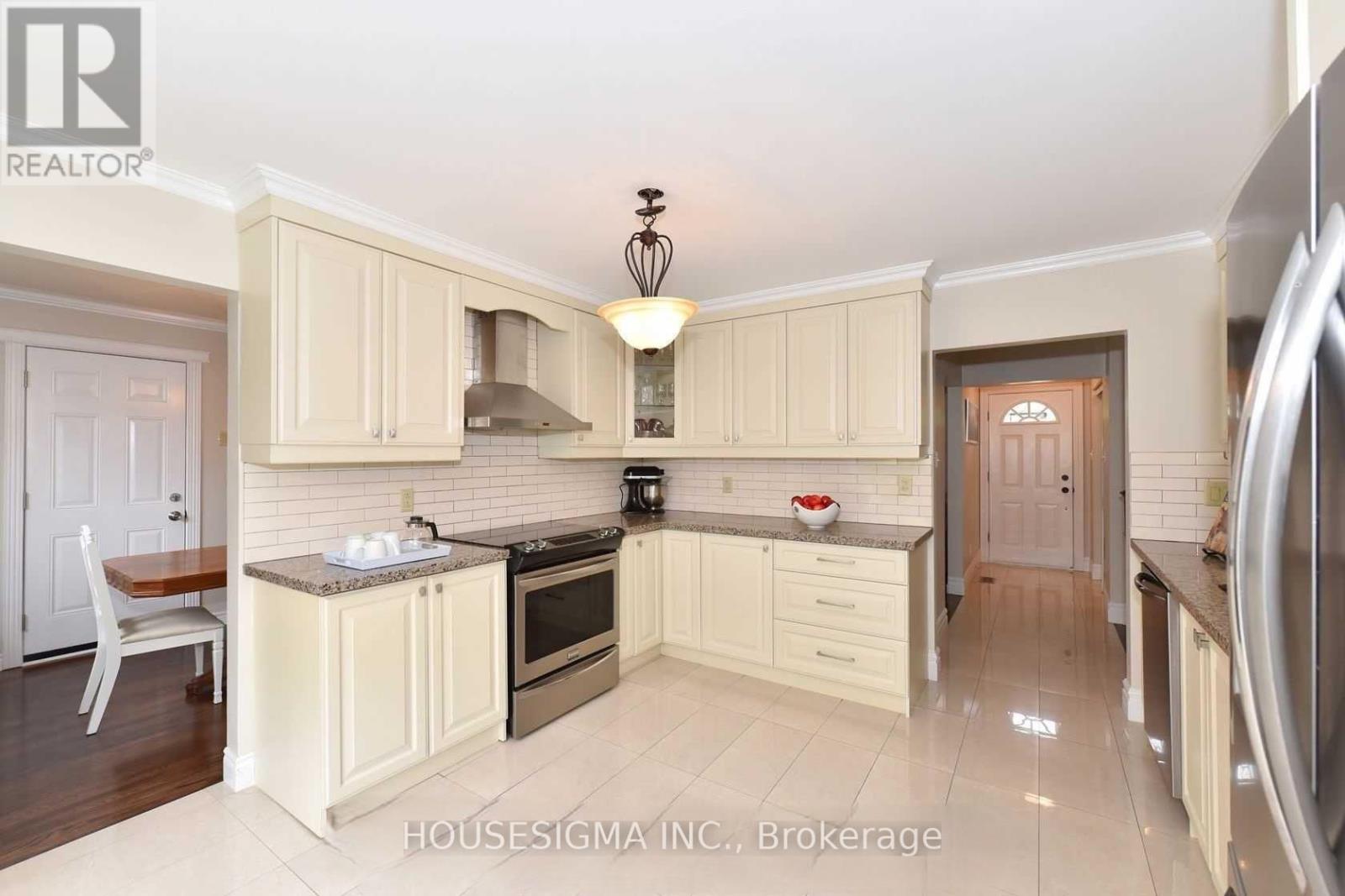 1 Ascot Avenue, Brampton, Ontario  L6T 2P3 - Photo 13 - W12744354