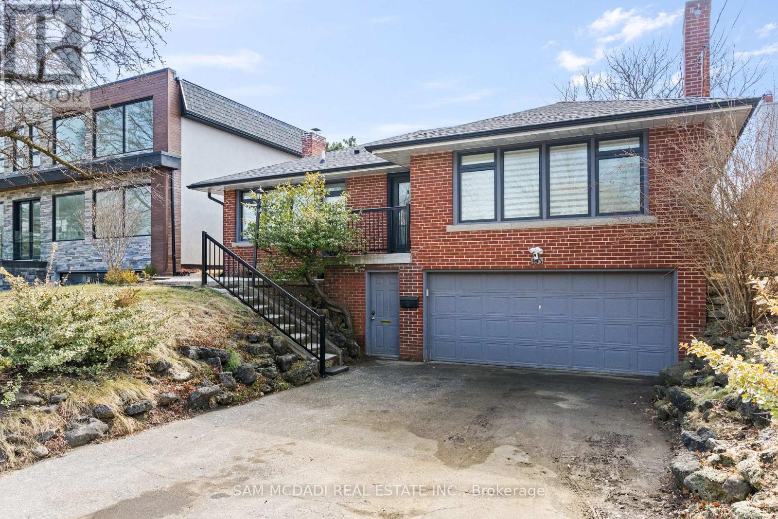 193 RATHBURN ROAD, Toronto, Ontario