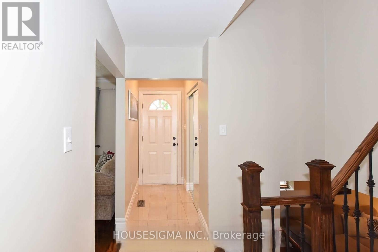 1 Ascot Avenue, Brampton, Ontario  L6T 2P3 - Photo 3 - W12744354