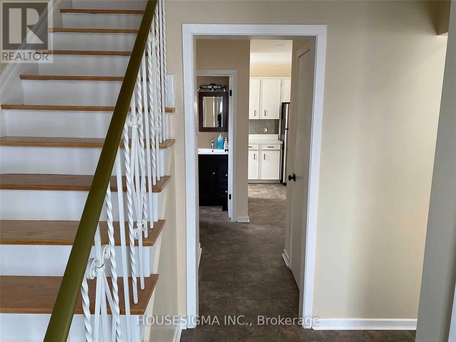 125a Mcmurchy Avenue S, Brampton (Brampton South), Ontario  L6Y 1Z1 - Photo 2 - W12746586