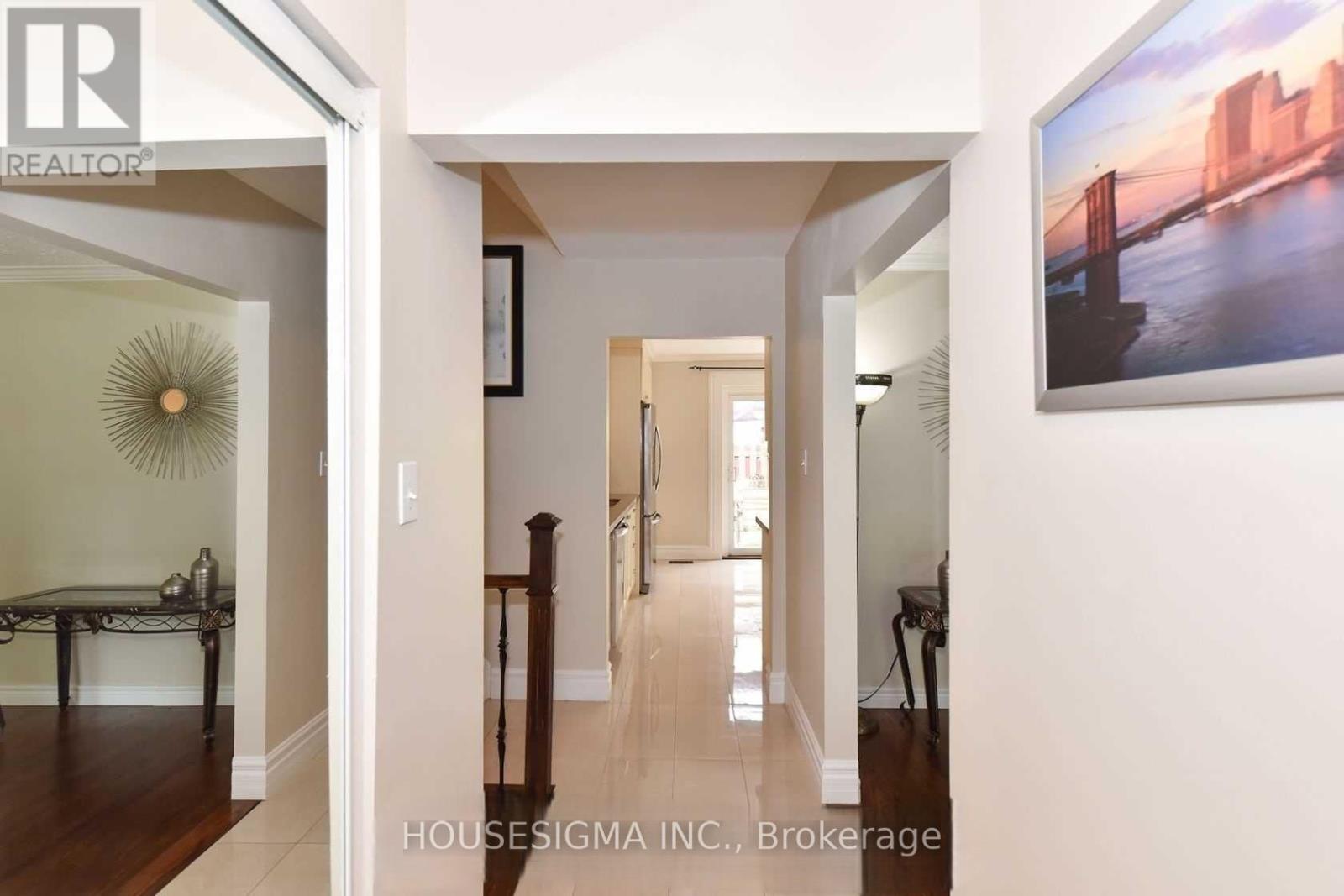 1 Ascot Avenue, Brampton, Ontario  L6T 2P3 - Photo 4 - W12744354