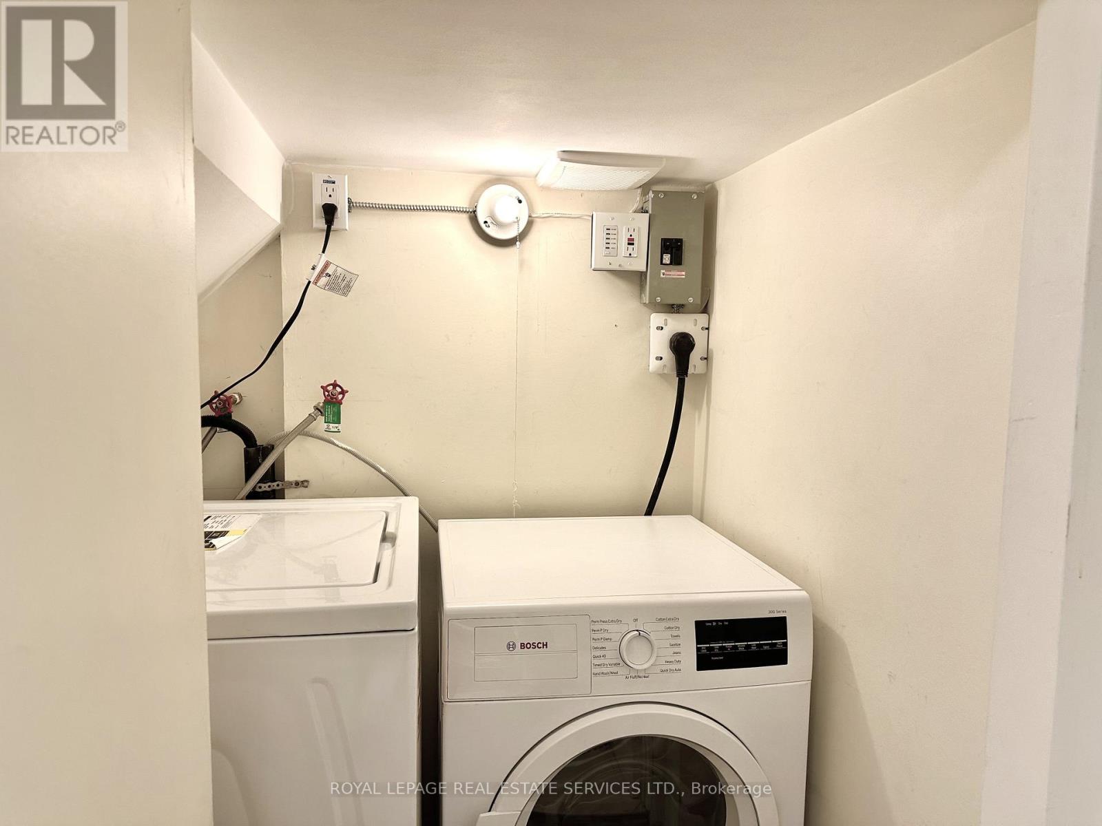 Bsmt - 1365 Willowvale Gardens, Mississauga (Creditview), Ontario  L5V 1V1 - Photo 18 - W12864300