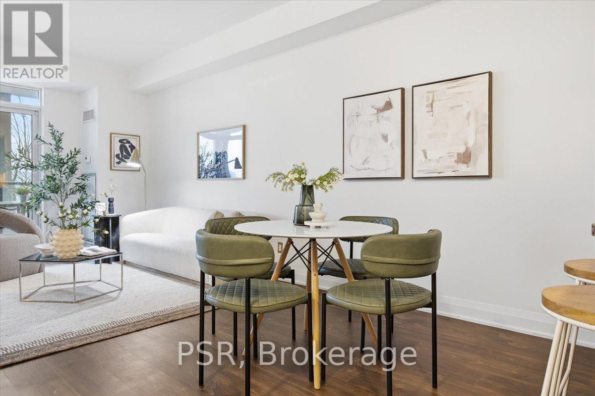 422 - 11 Bronte Road, Oakville, Ontario  L6L 0E1 - Photo 3 - W12873852