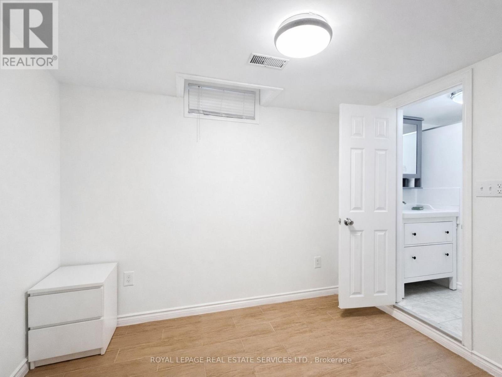 Bsmt - 1365 Willowvale Gardens, Mississauga (Creditview), Ontario  L5V 1V1 - Photo 9 - W12864300