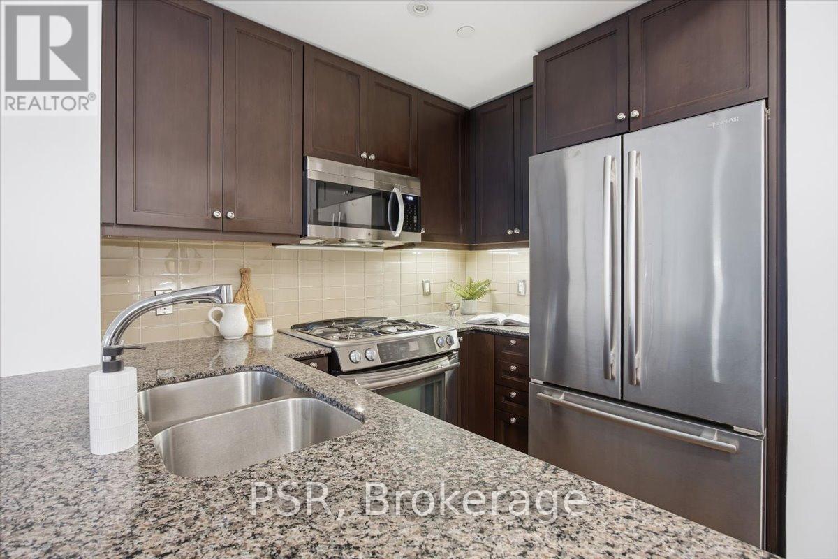422 - 11 Bronte Road, Oakville, Ontario  L6L 0E1 - Photo 6 - W12873852