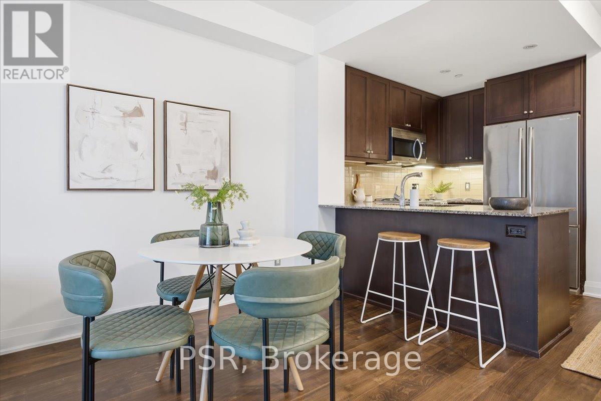 422 - 11 Bronte Road, Oakville, Ontario  L6L 0E1 - Photo 8 - W12873852