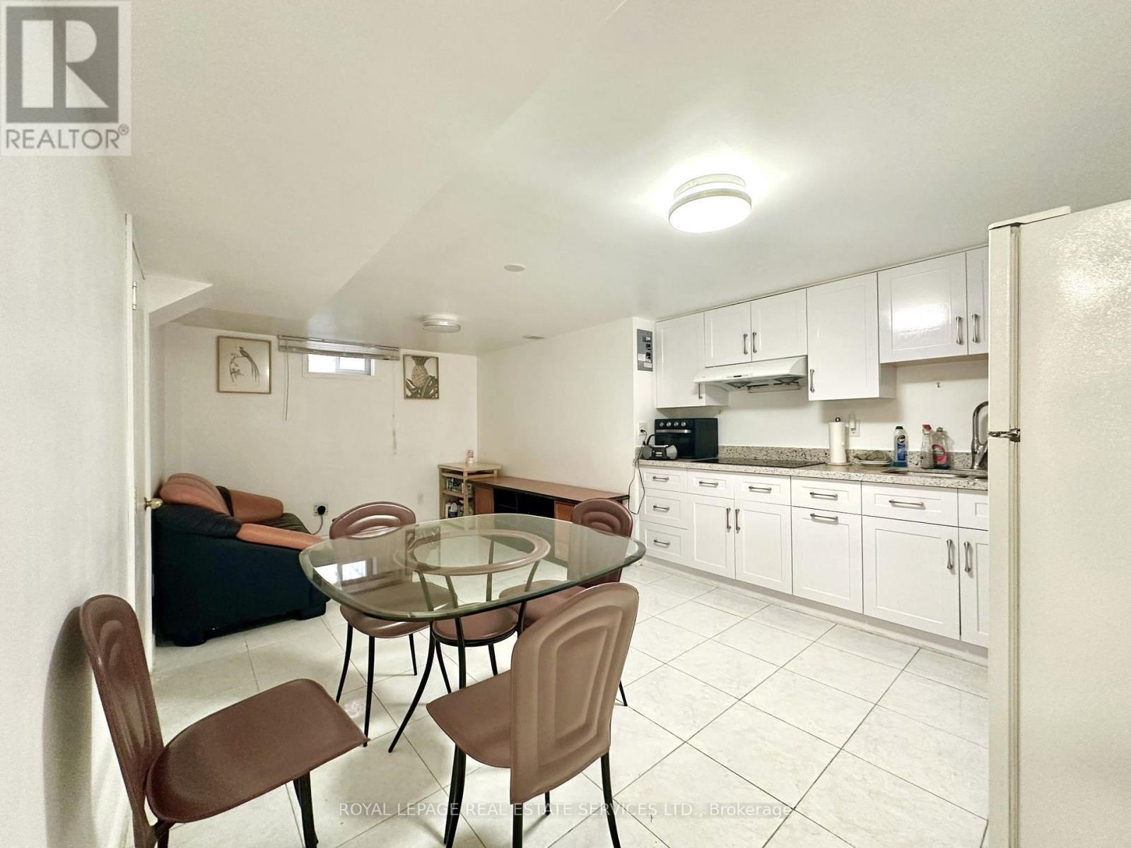 Bsmt - 1365 Willowvale Gardens, Mississauga (Creditview), Ontario  L5V 1V1 - Photo 15 - W12864300