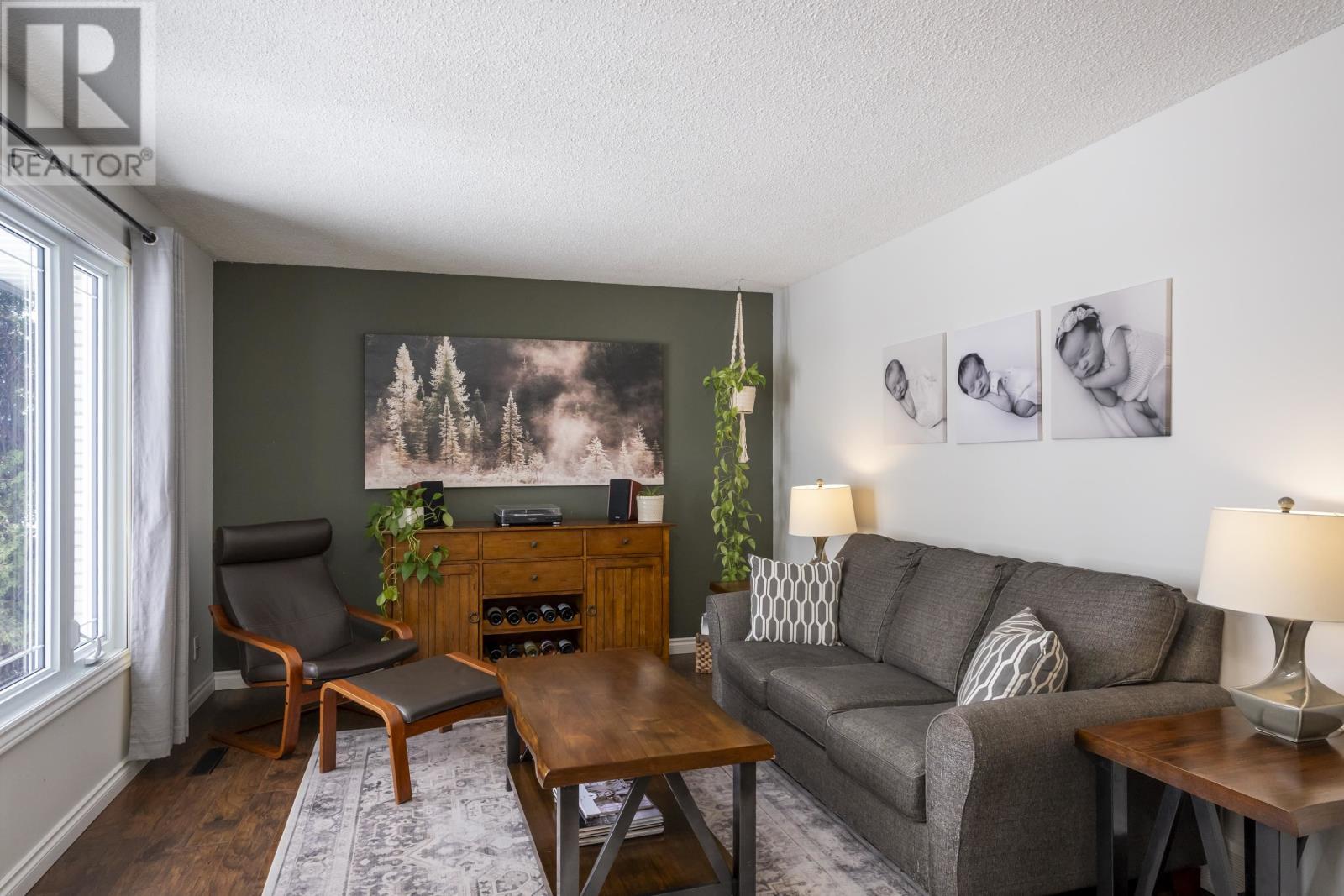 410 Amethyst Cres., Thunder Bay, Ontario  P7C 1T1 - Photo 2 - TB2600419