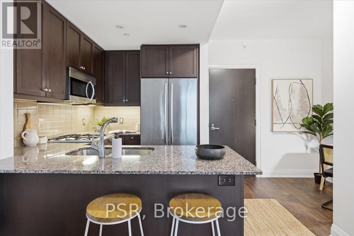 422 - 11 Bronte Road, Oakville, Ontario  L6L 0E1 - Photo 7 - W12873852